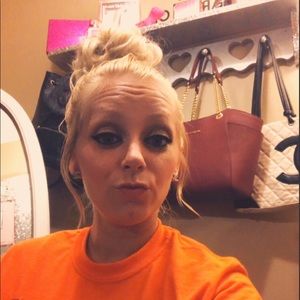 Meet your Posher, Jenesa